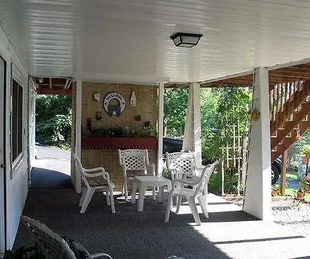 Lakeshore Bed & Breakfast-3